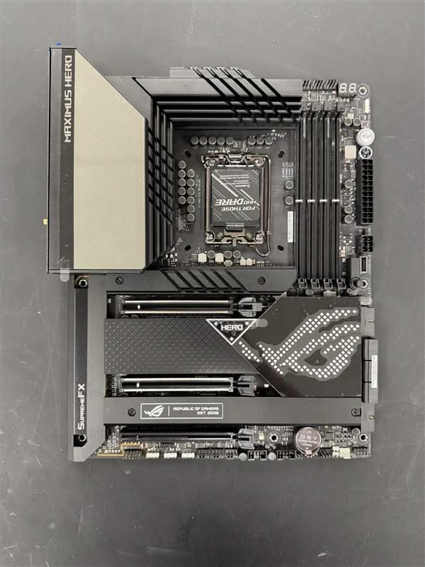 ASUS Maximus Z690 Hero